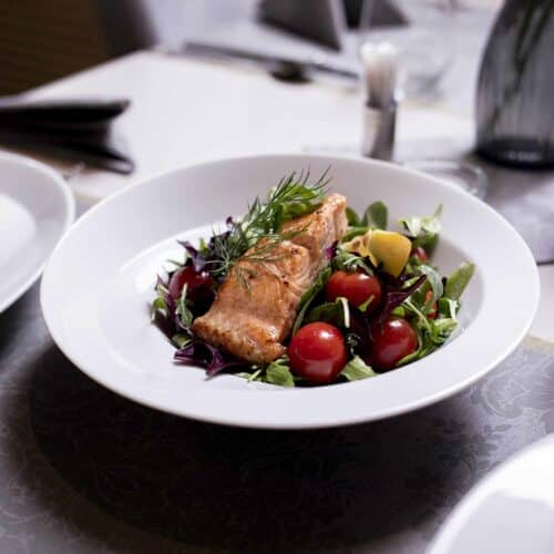 maison cyna - bol 23cm en porcelaine de Prague NAM1423 - collection NAMI - situation 1 - 1200x1200